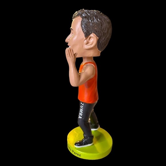 Zumba Fitness Beto Pérez Bobble Head 2019 Convention Exclusive - Picture 5 of 13